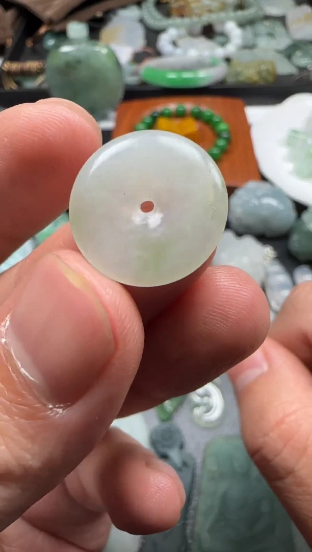 未镶嵌定制翡翠平安扣包抛光