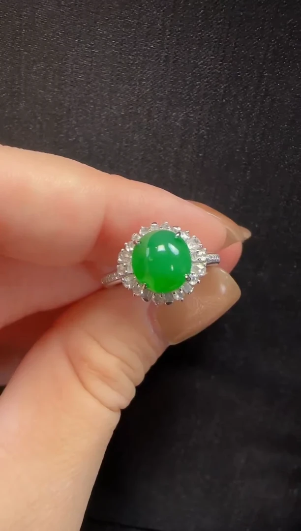 18K金镶嵌戒指翡翠031蛋面一只