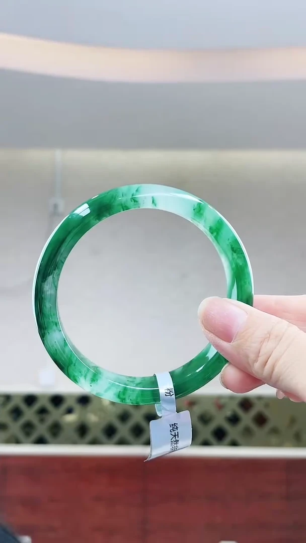 石英质玉（非洲翠）手镯未镶嵌1