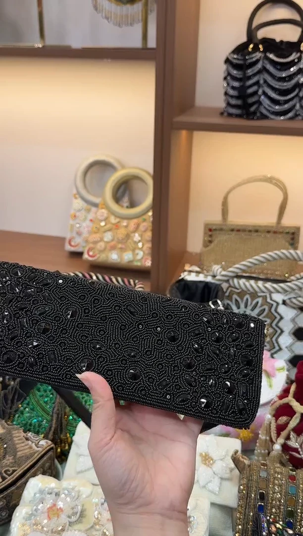 织物43百格汇手工串珠包