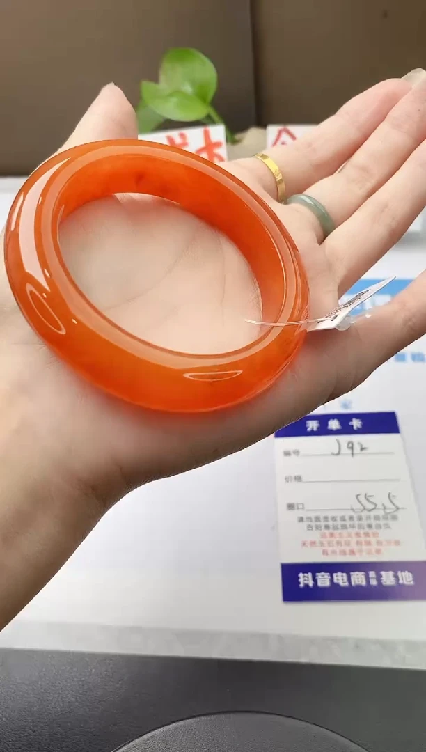 未镶嵌手镯石英质玉j92-HB多样性发货55+
