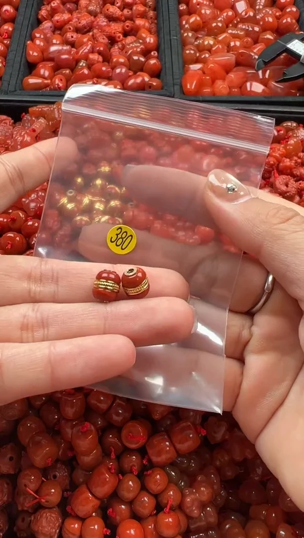 【闪购商品】南红玛瑙颈饰未镶嵌1