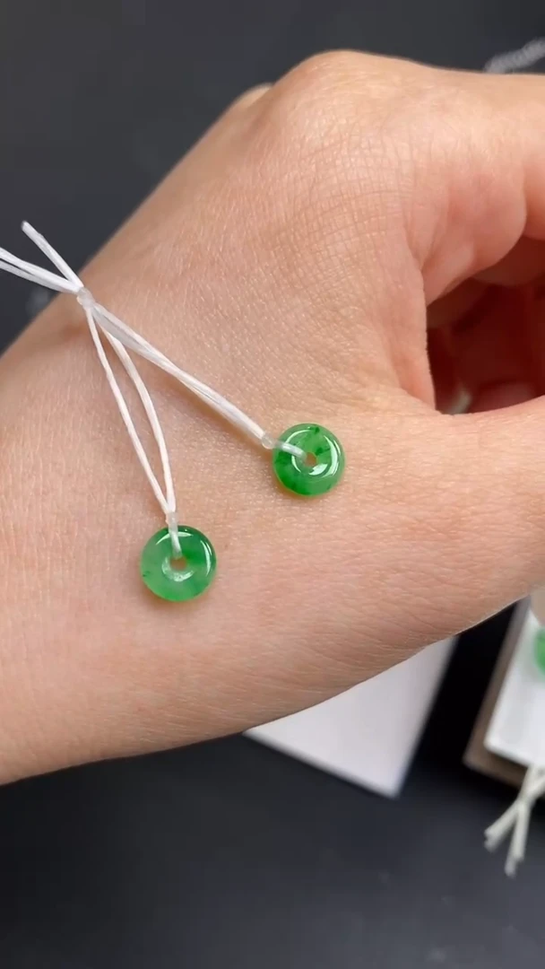 定制翡翠未镶嵌小甜甜圈