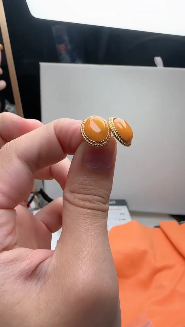 【闪购商品】蜜蜡耳饰银S925镶嵌蜜蜡耳钉57