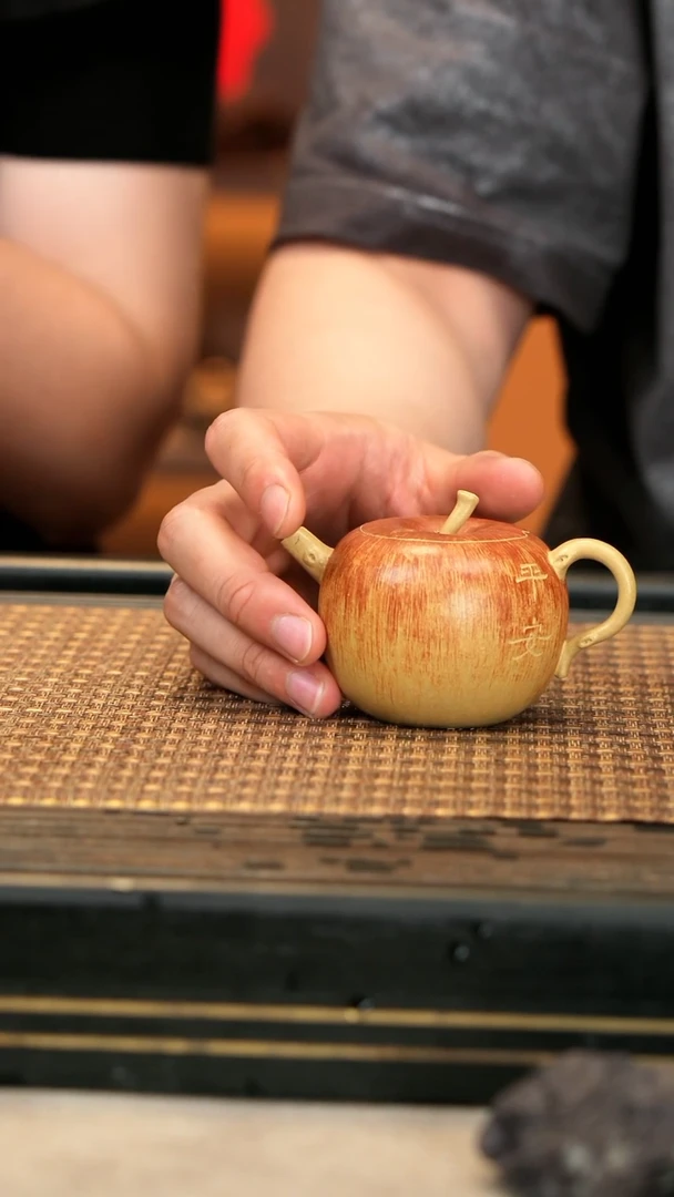 茶壶紫砂WXT49《苹果壶》本山绿