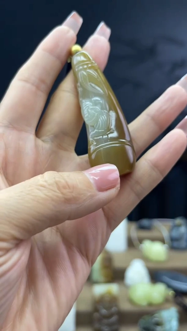颈饰未镶嵌和田玉1