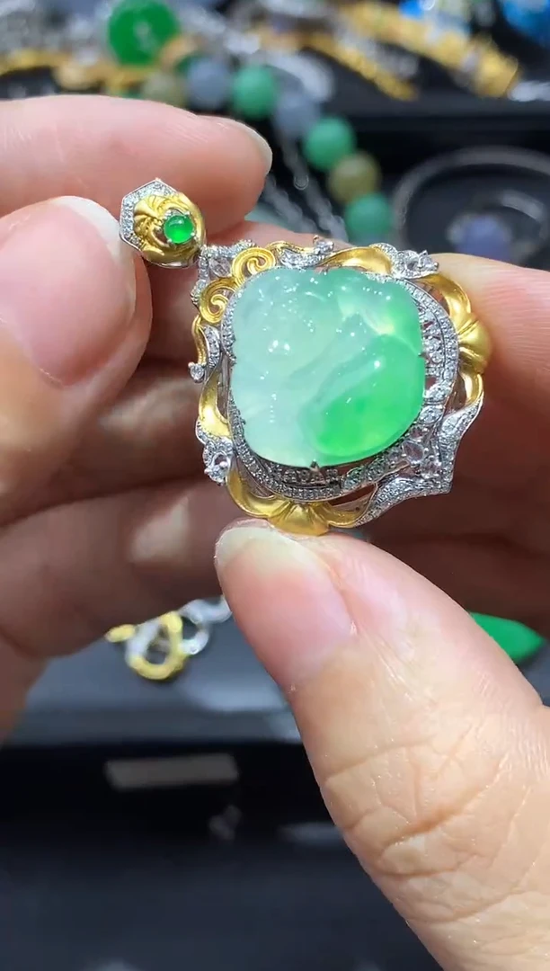 颈饰18K金镶嵌翡翠388-中国好珍宝