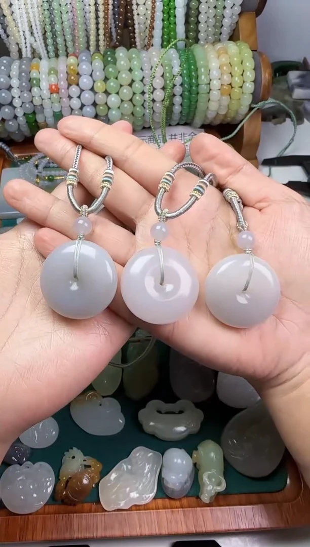 【闪购商品】和田玉无未镶嵌平安扣多样性发其一