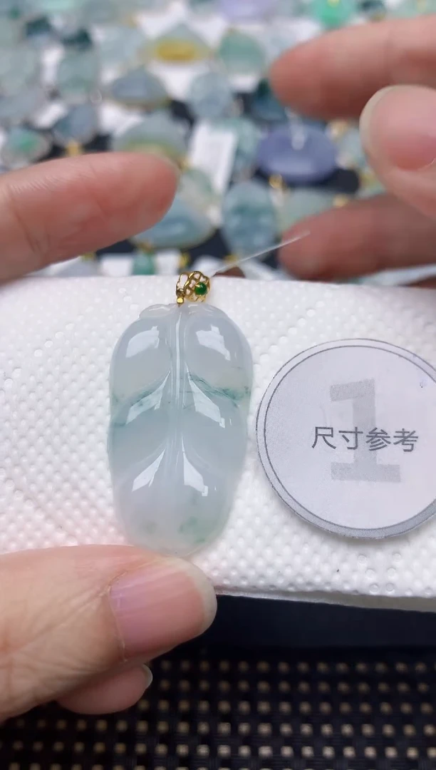 颈饰18K金镶嵌翡翠天然缅甸A货翡翠