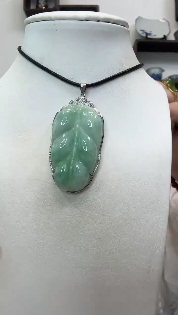 颈饰银S925镶嵌翡翠叶子