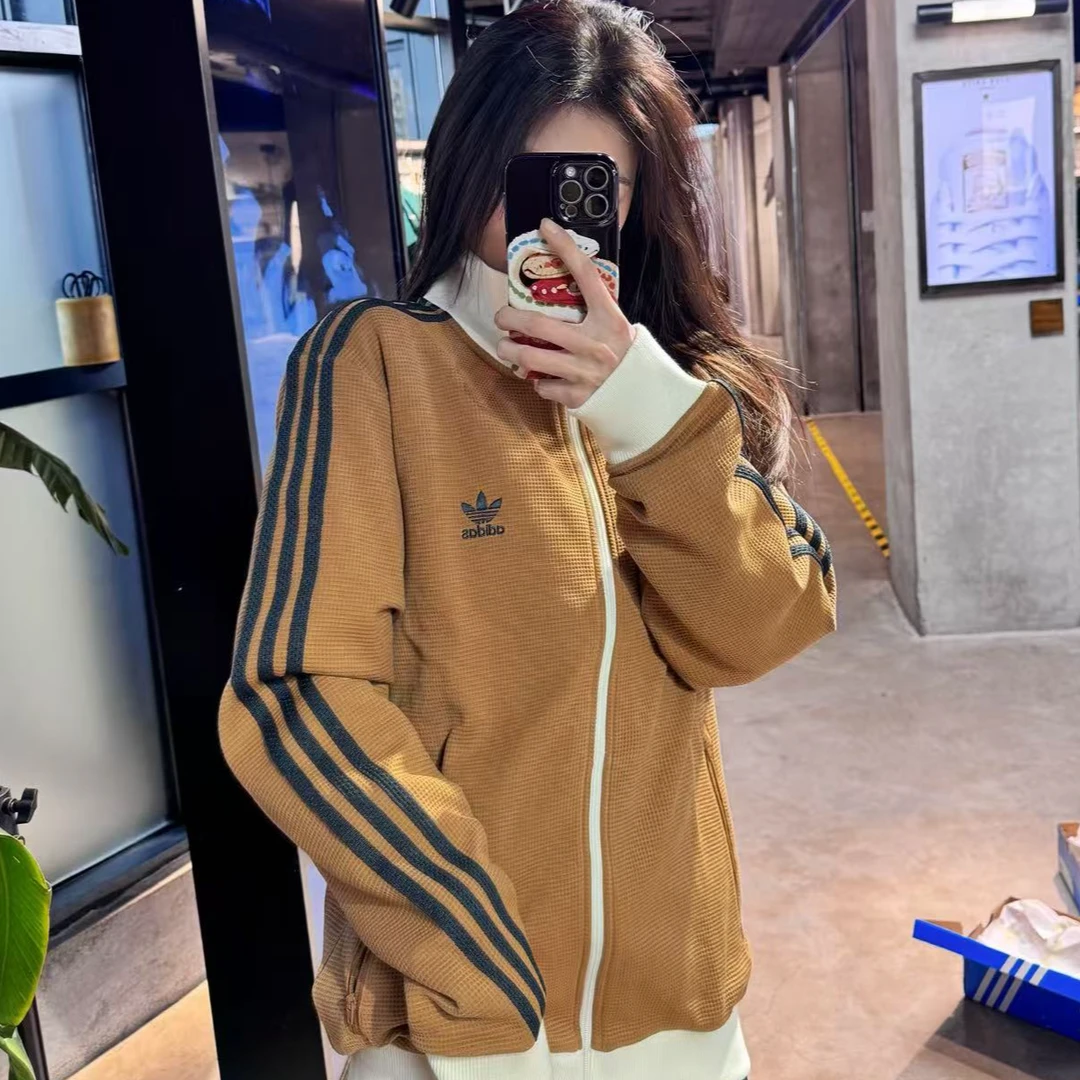 adidas三叶草欧若风时尚百搭复古华夫格运动夹克外套 KB8952