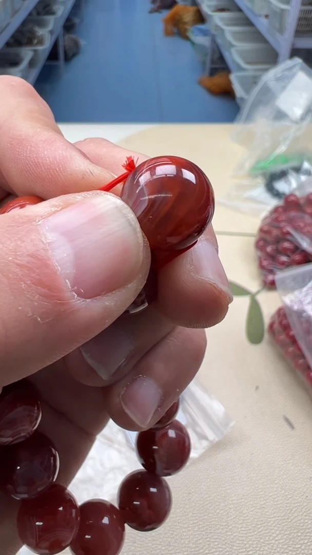 吊坠白玉菩提红色（单颗）5331