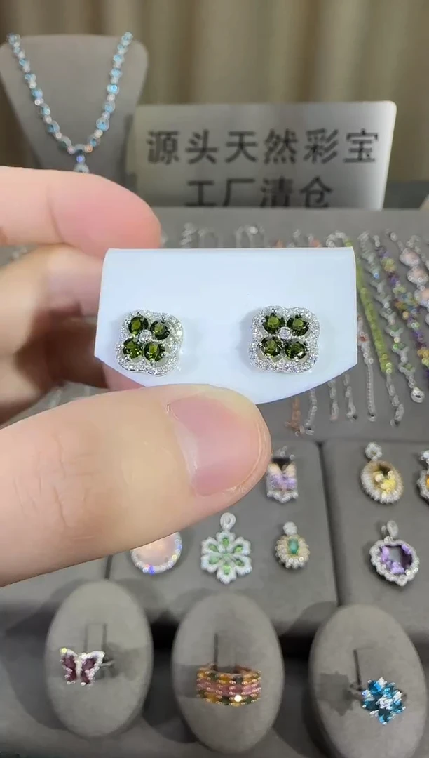 银S925镶嵌透辉石耳钉9mm耳钉简约款