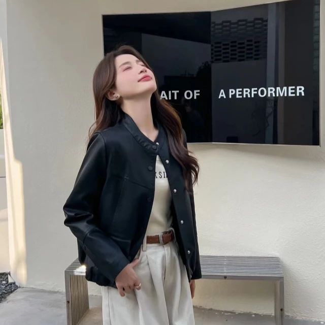 美红家  24B08圆领单排扣水洗皮外套