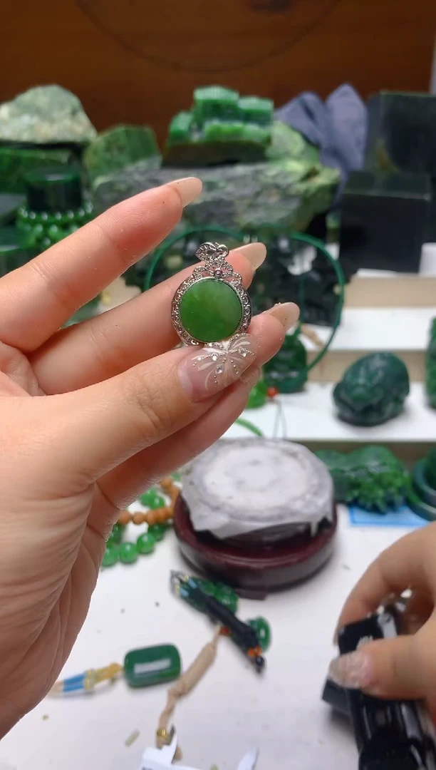 未镶嵌和田玉（碧玉）珠宝半成品随机发货一个