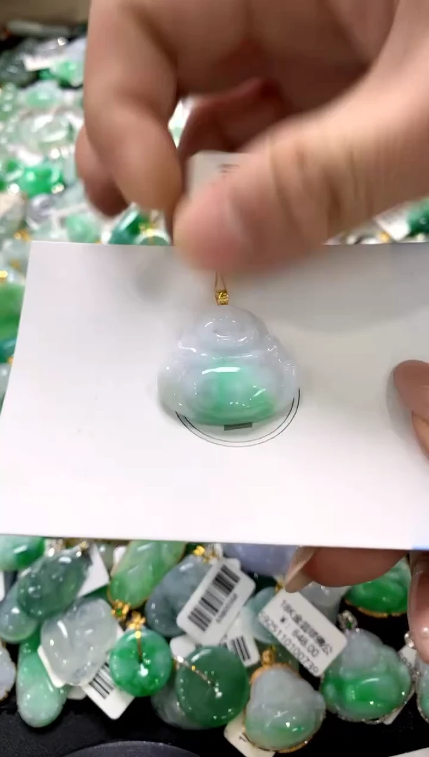 颈饰18K金镶嵌翡翠1