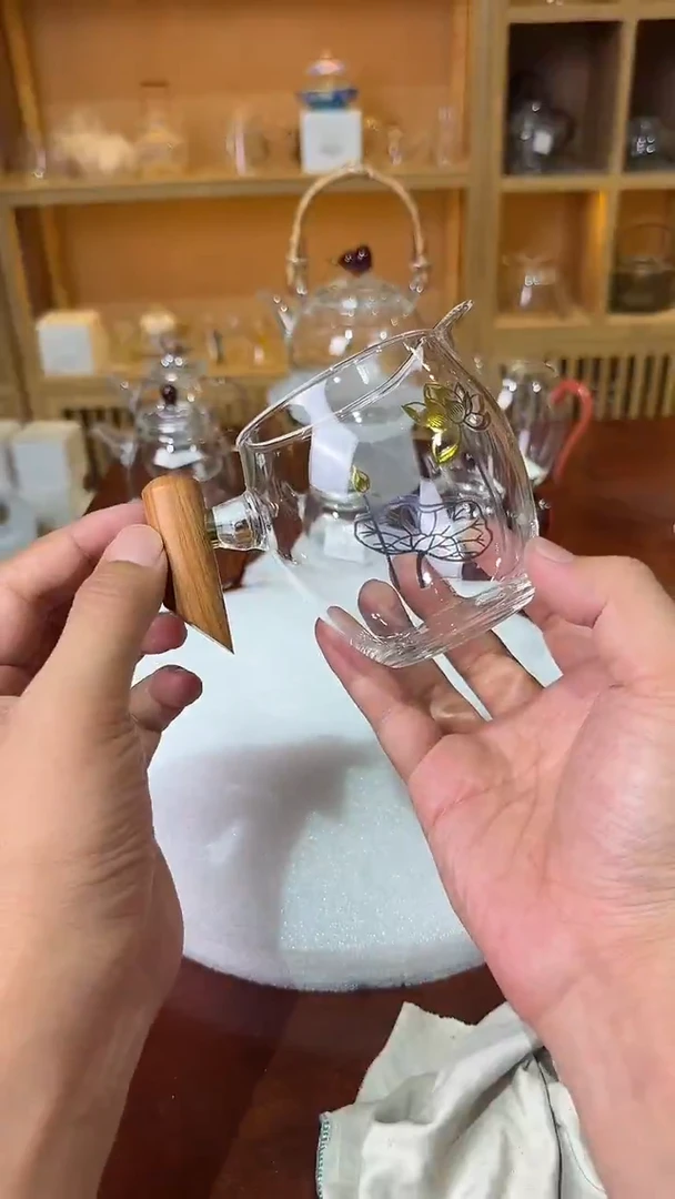 木雀荷花。。。。。。。。。