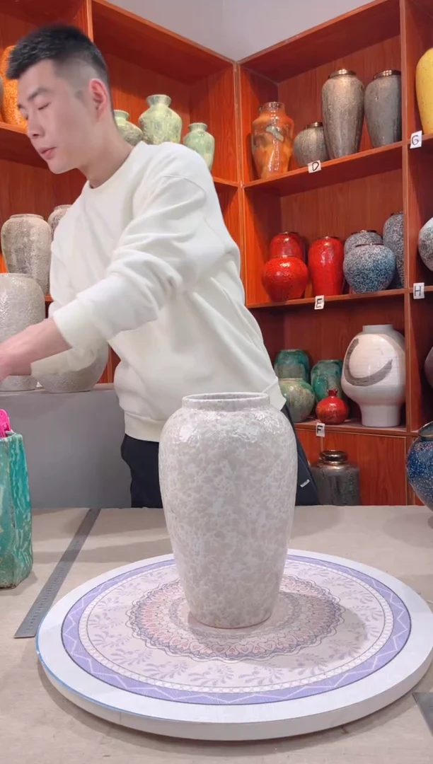 【闪购商品】瓶茶白 中号 陶瓷花瓶 无花