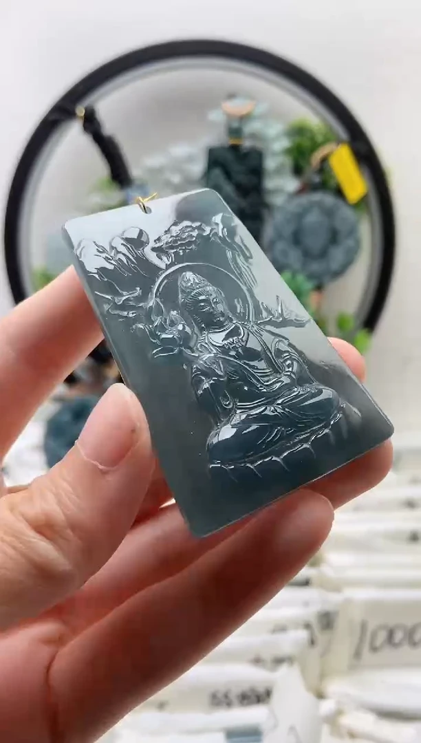 翡翠未镶嵌颈饰大势至