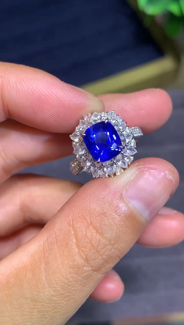 戒指蓝宝石18K金镶嵌2.64CT