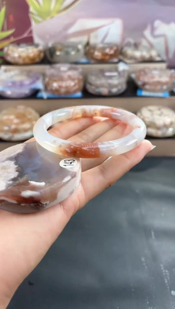 石英质玉手镯未镶嵌58