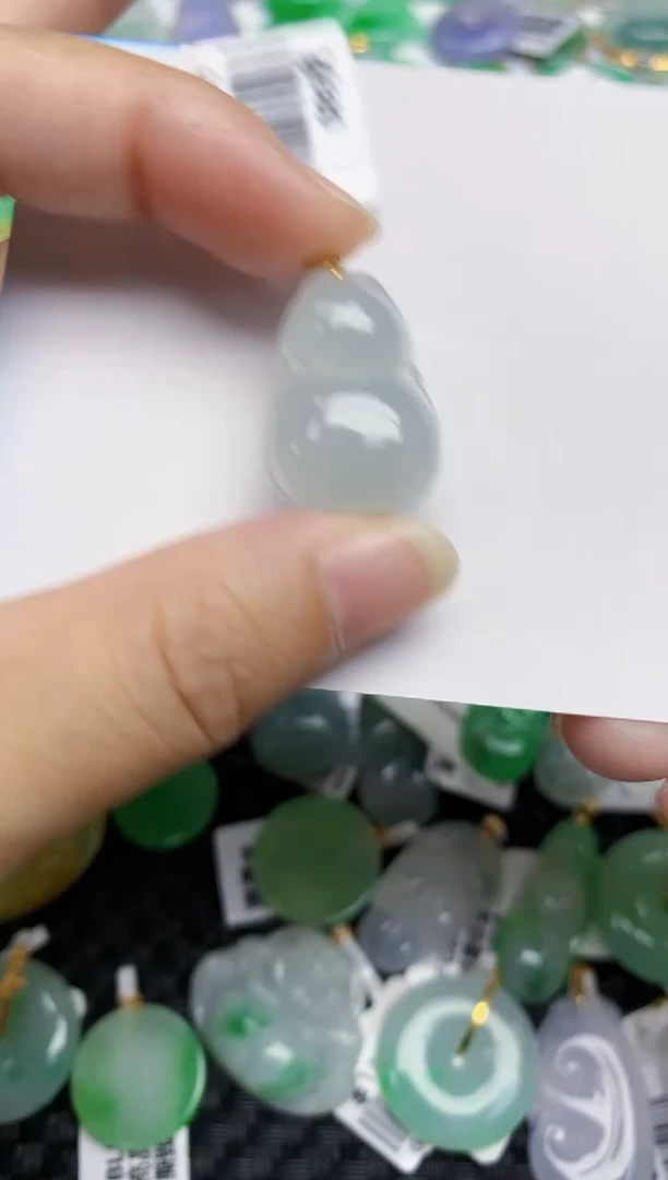 翡翠18K金镶嵌颈饰天然A货翡翠