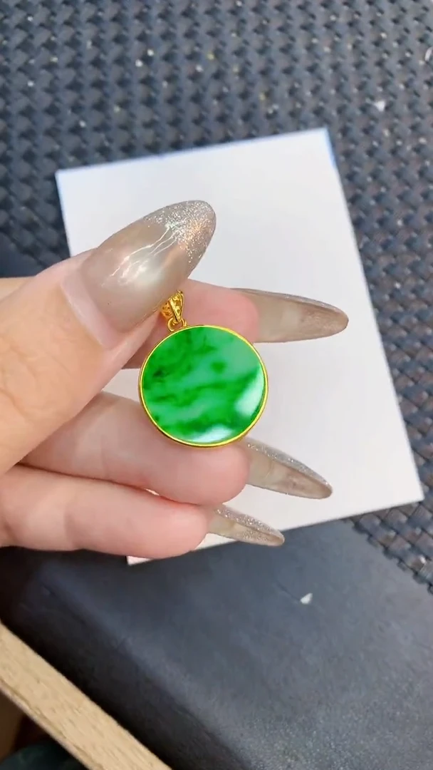 颈饰未镶嵌翡翠1