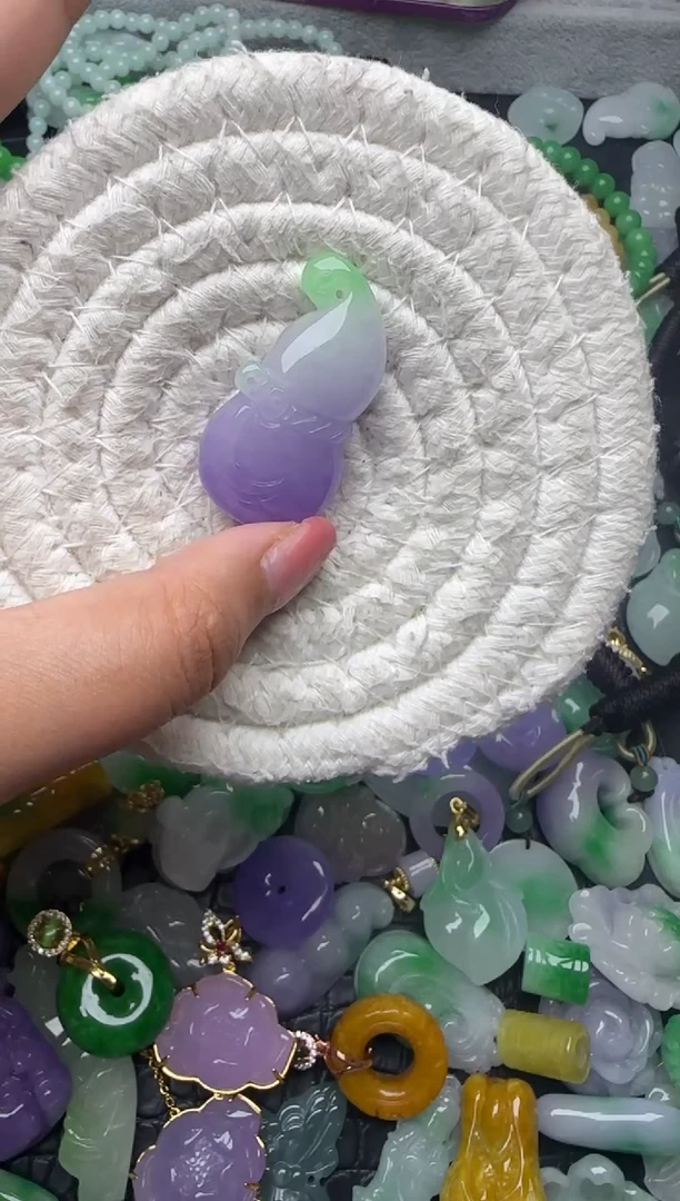 颈饰未镶嵌翡翠缅甸翡翠吊坠