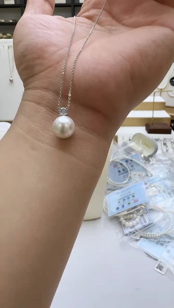 淡水珍珠银S925镶嵌吊坠(赠链)10-11mm 王妃扣