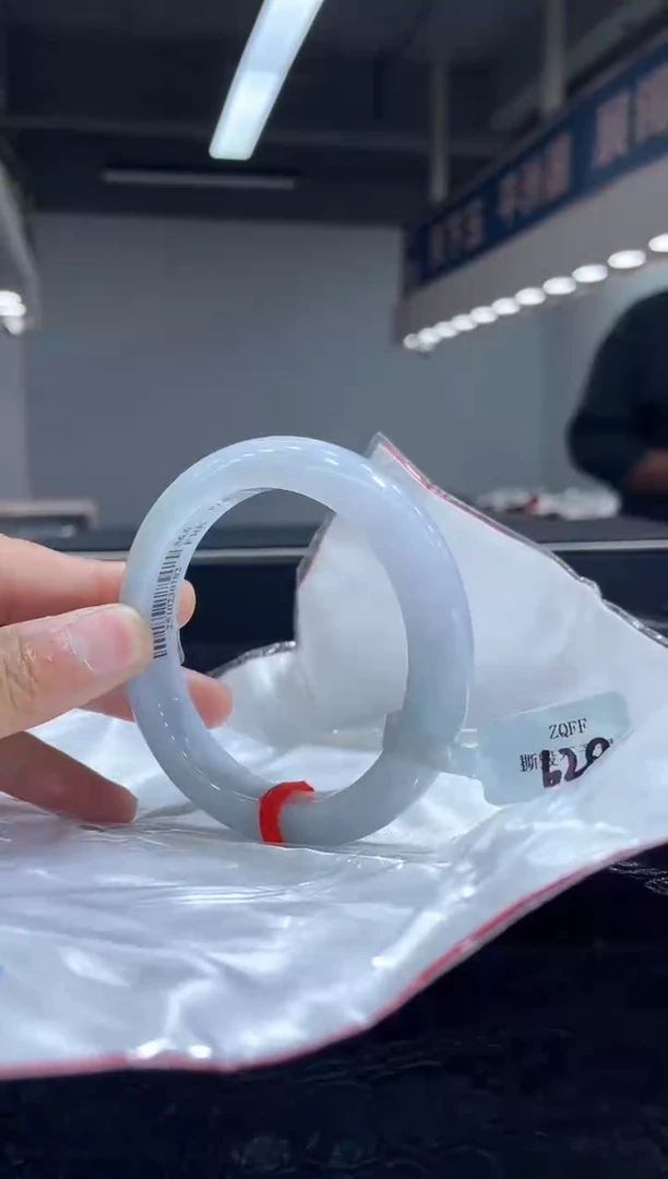 未镶嵌手镯翡翠10