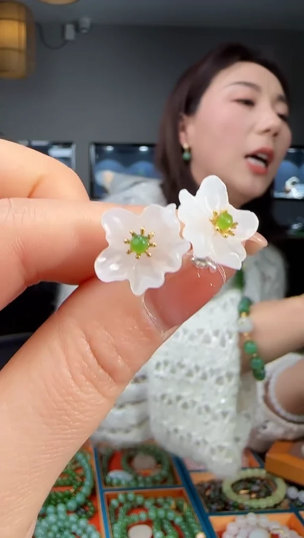 银S925镶嵌和田玉耳饰1