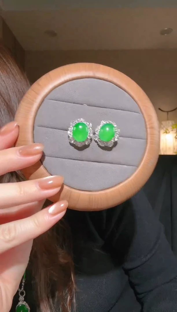 18K金镶嵌翡翠耳钉鸣*蛋面耳钉总价88000之二拆单