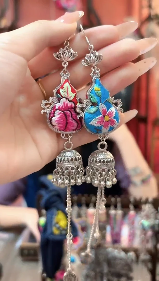 织绣云织谣民族风精美饰品   800