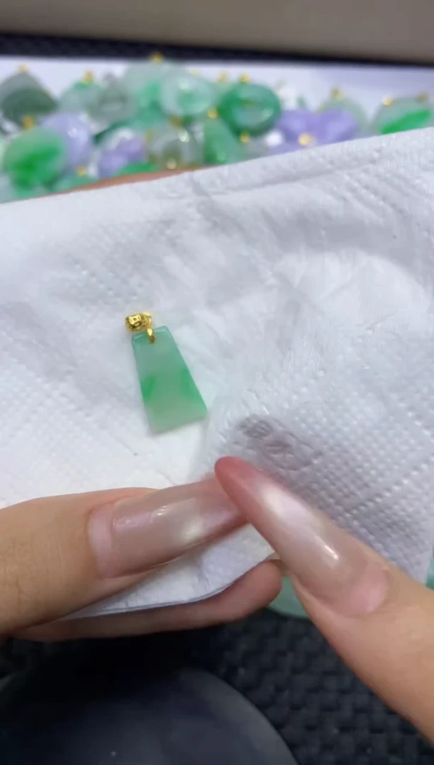 颈饰未镶嵌翡翠天然缅甸A货翡翠