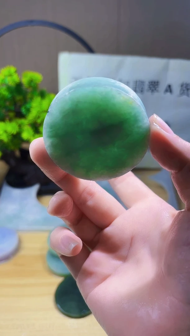 颈饰未镶嵌翡翠普****锁翡翠A货 丹800