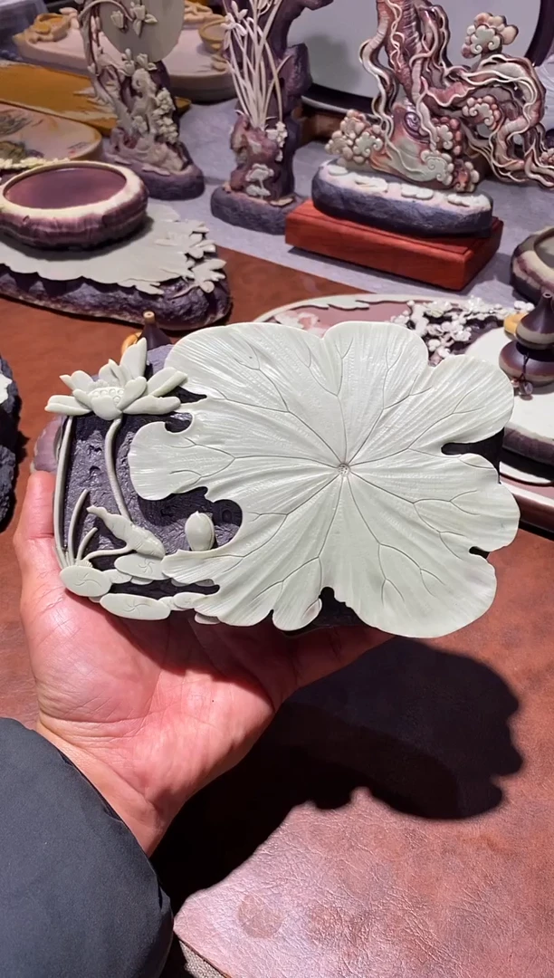 紫袍玉带石荷叶壶承作品