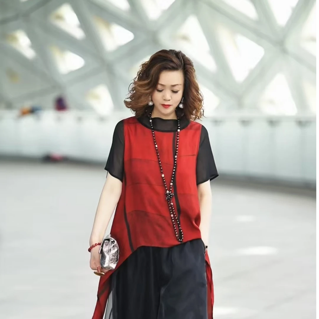 艾翕甄选【风吹半夏】红黑色后开叉短袖立领T恤ZX2501239-1