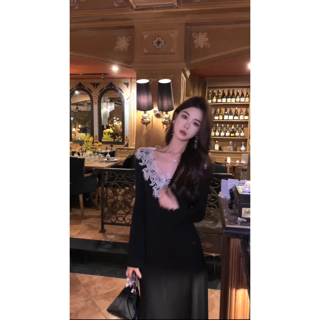 文文【旧金山】法式针织立体花朵领口设计感修身显瘦连衣裙LL9388