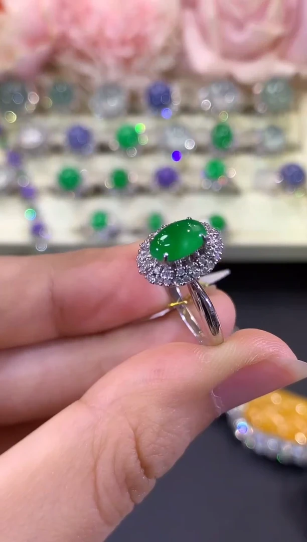 18K金镶嵌戒指翡翠B129