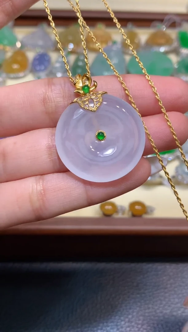 颈饰18K金镶嵌翡翠1