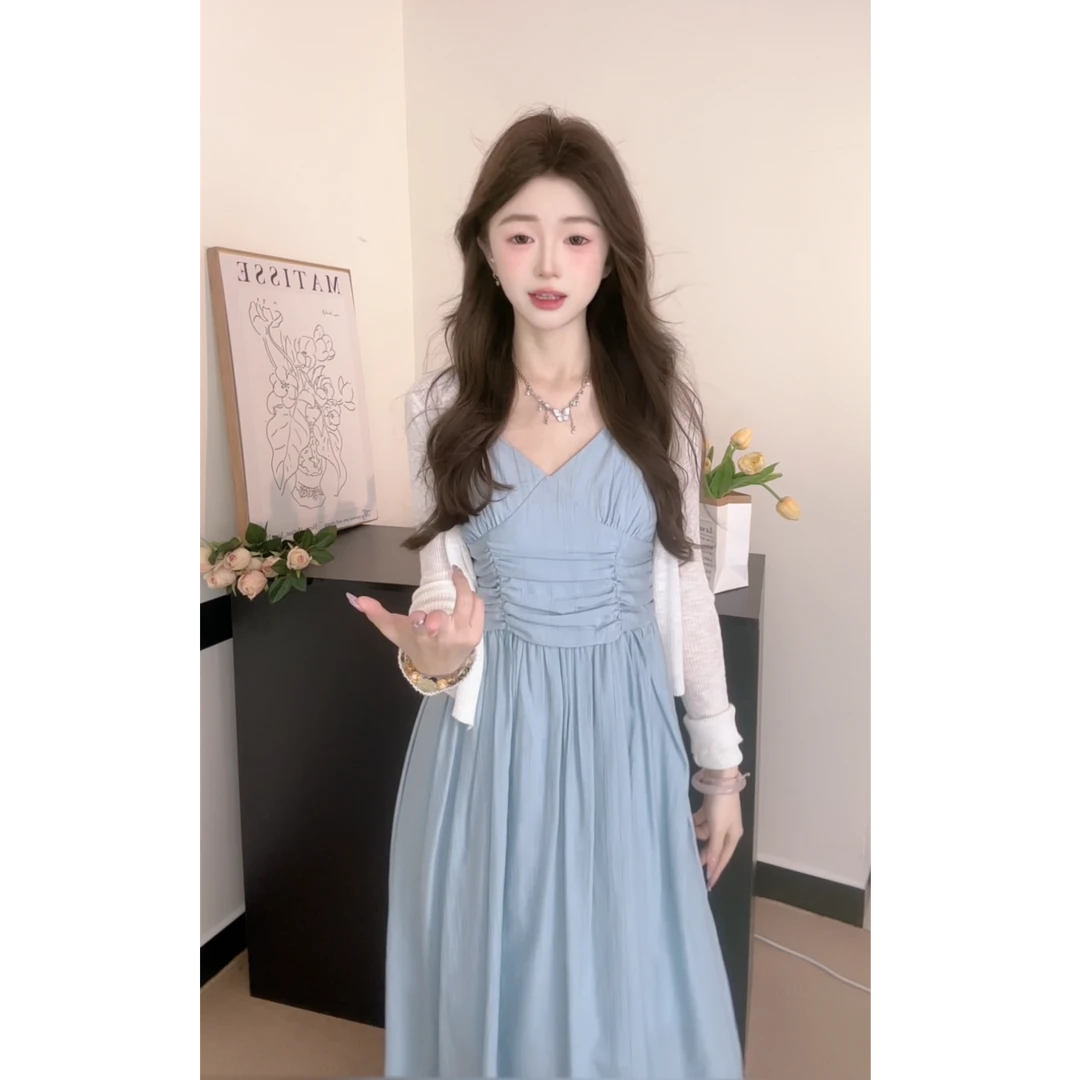 早春搭配一整套韩系茶系穿搭冷淡慵懒风松弛感吊带连衣裙子套装