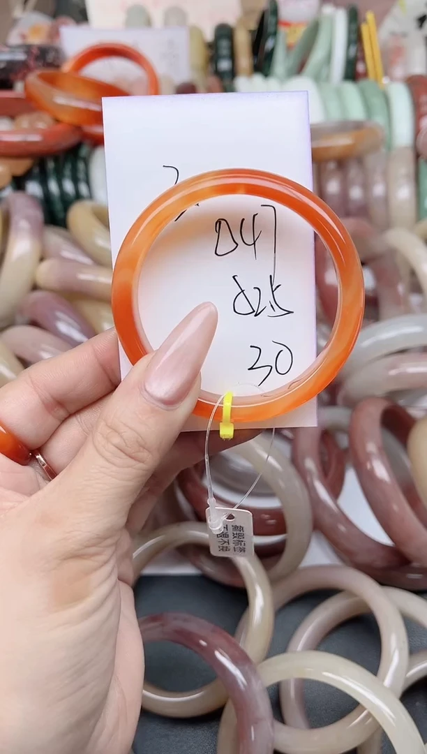 未镶嵌手镯石英质玉047