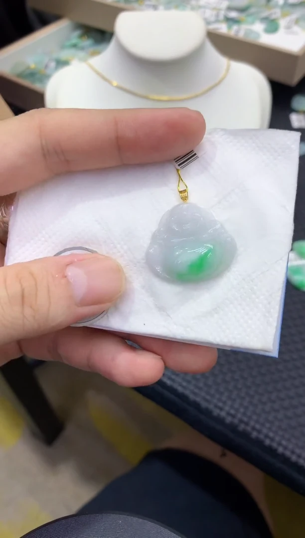 颈饰18K金镶嵌翡翠天然缅甸翡翠A货