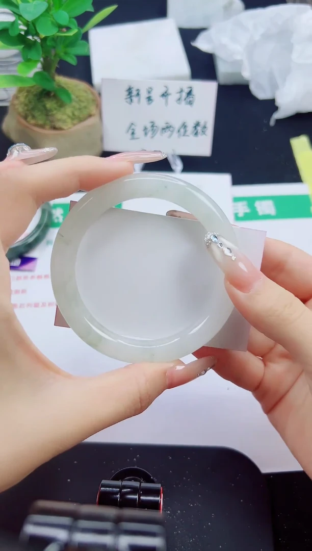 未镶嵌手镯石英质玉13-60/61
