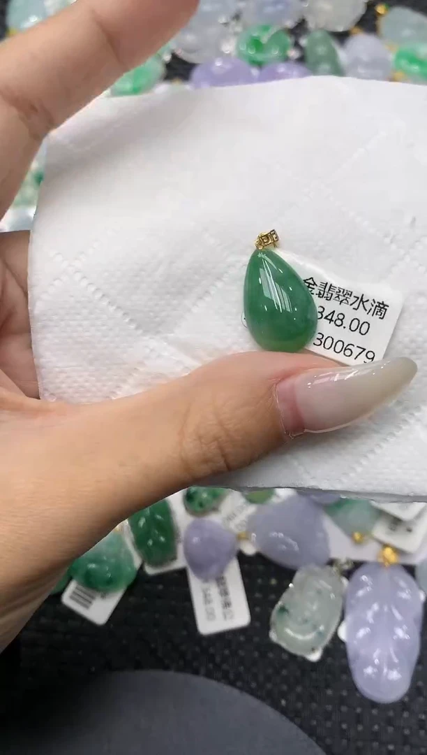 颈饰18K金镶嵌翡翠11111111111