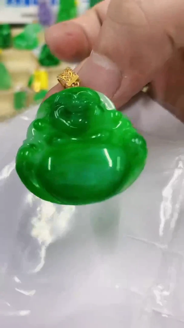 翡翠18K金镶嵌颈饰挂件