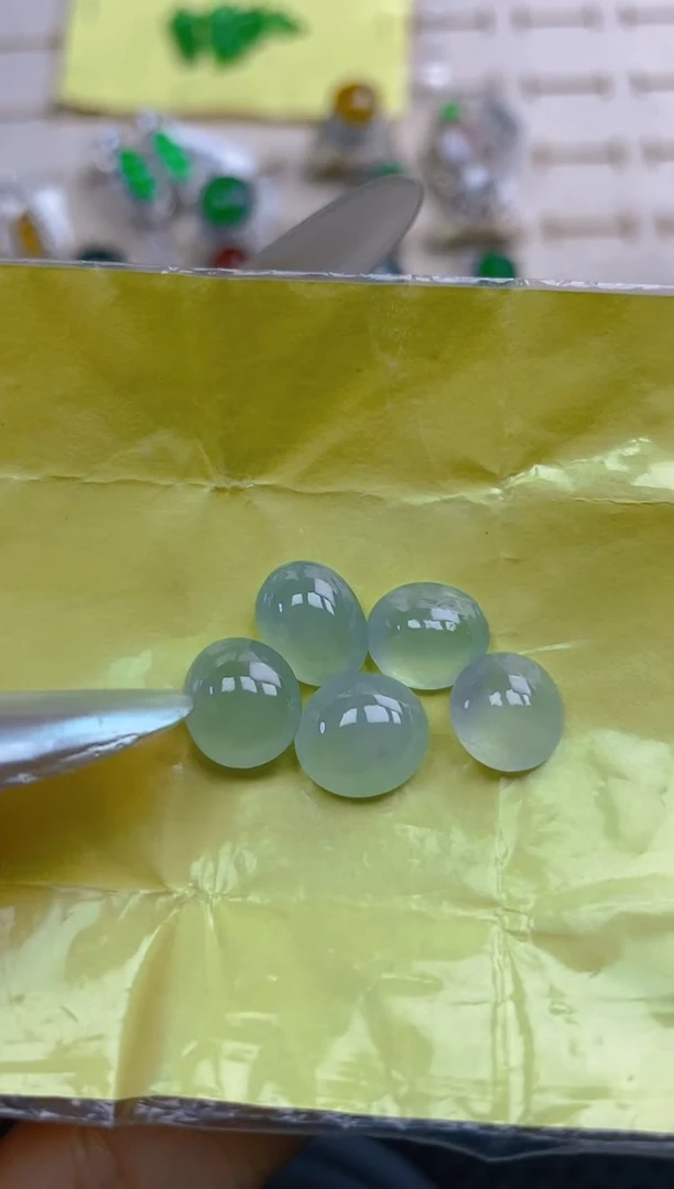 定制翡翠未镶嵌天然翡翠蛋面92