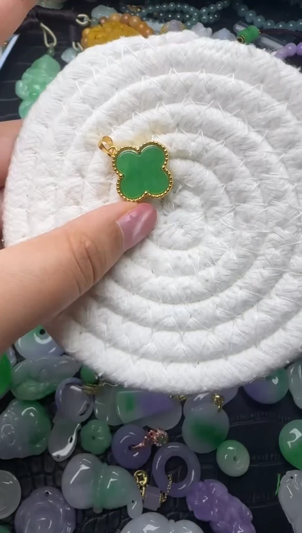 颈饰未镶嵌翡翠缅甸翡翠吊坠