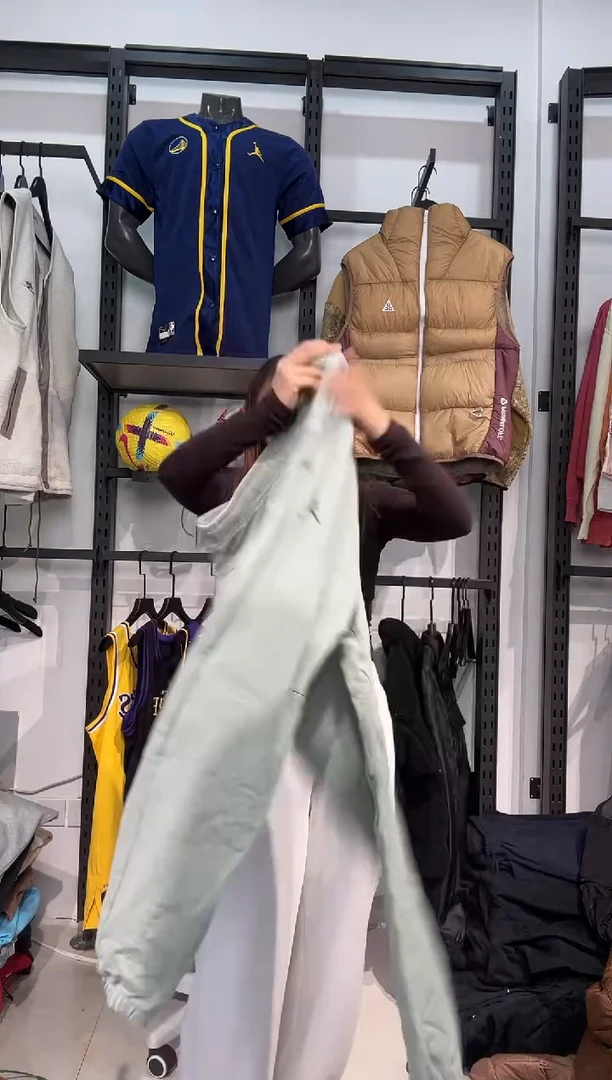 3634 编码  瑕疵直播间过款为准 尺码XL   身高  180