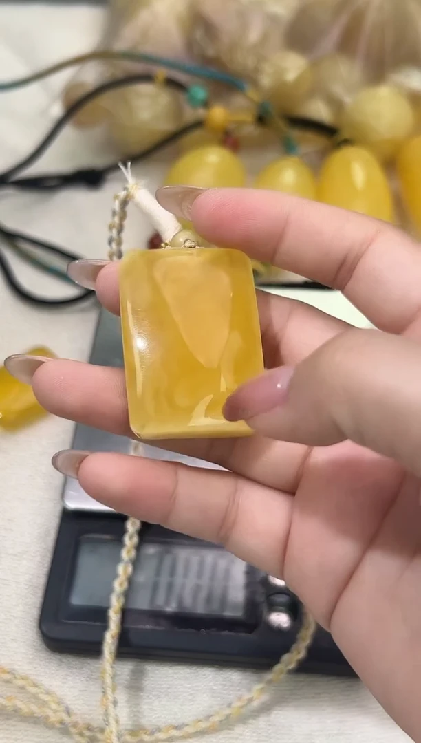 裸石琥珀未镶嵌琥珀蜜蜡吊坠
